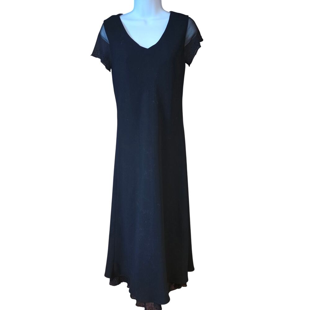 Jones New York black crepe sheath dress, chiffon cap sleeves, ruffled hem‎ sz 6